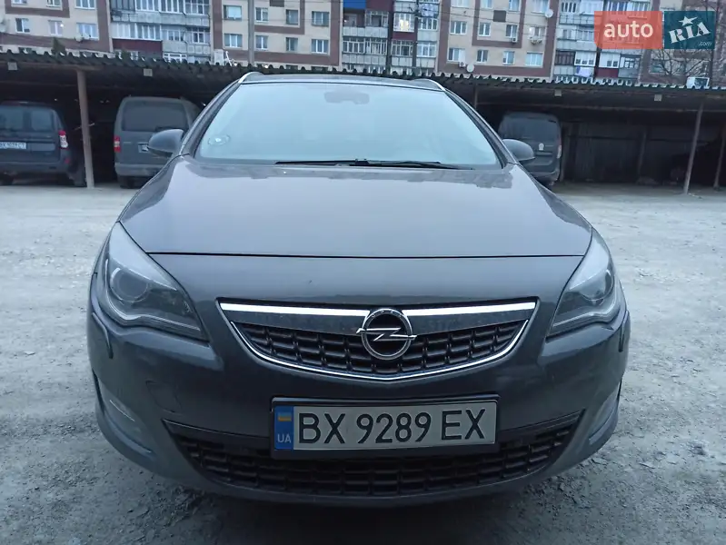 2011 opel astra
