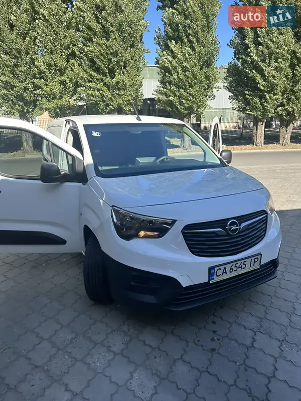 2022 opel combo