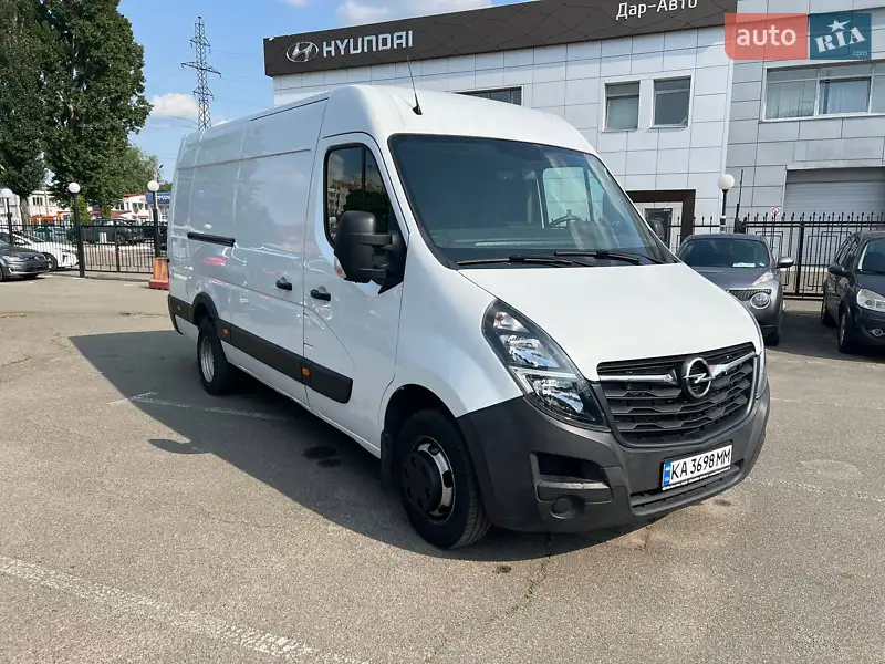 2020 opel movano