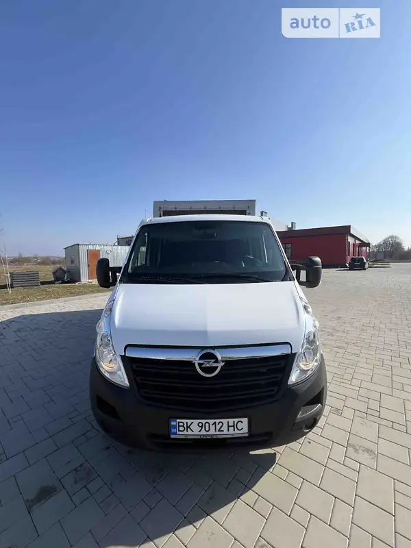 2018 opel movano