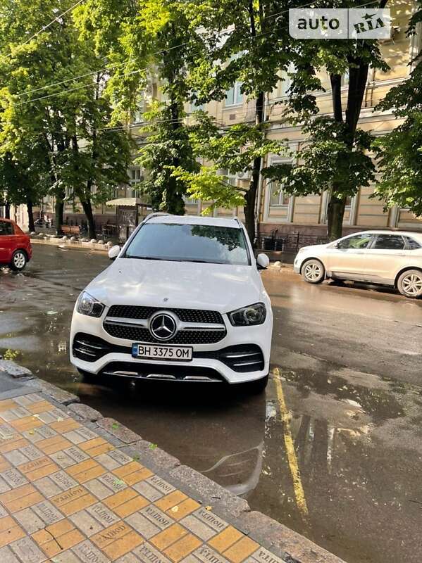 2021 mercedes-benz gle-300d