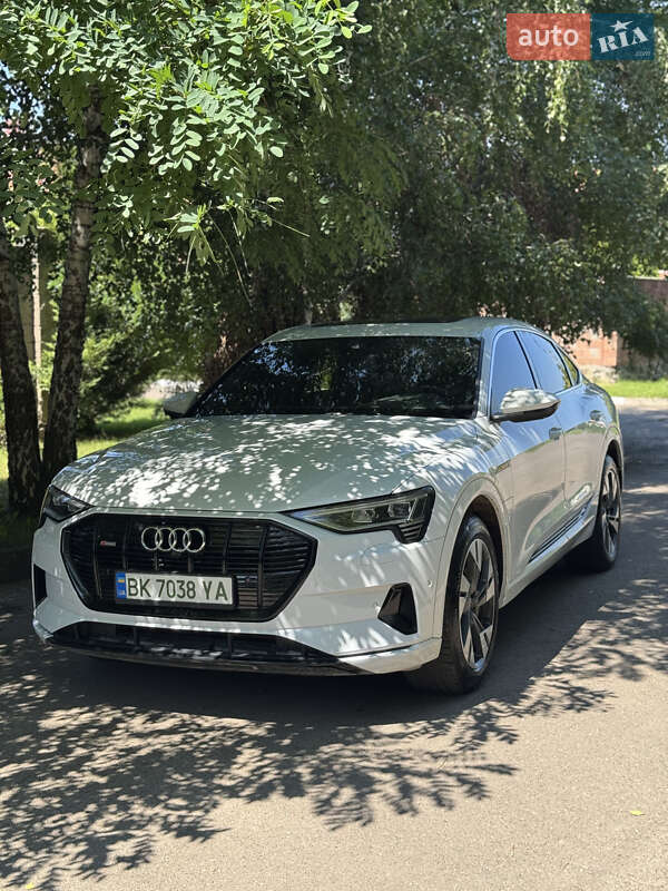 2020 audi e-tron