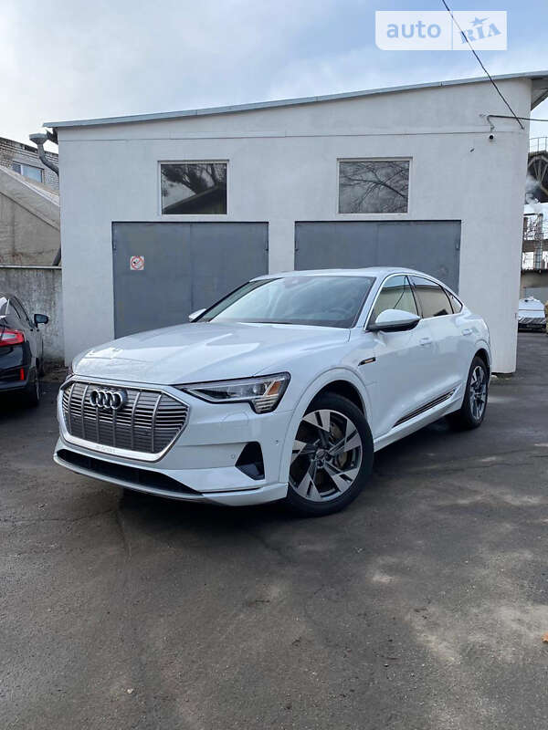 2020 audi e-tron