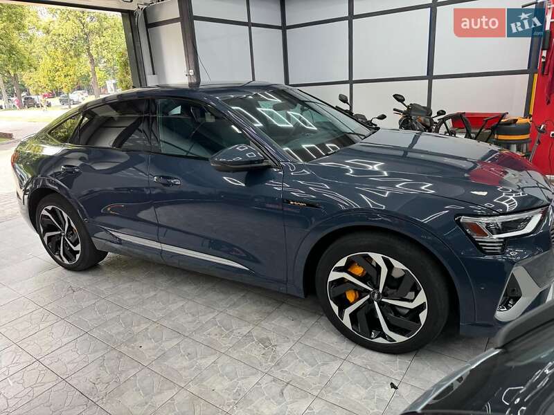 2020 AUDI e-tron Sportback