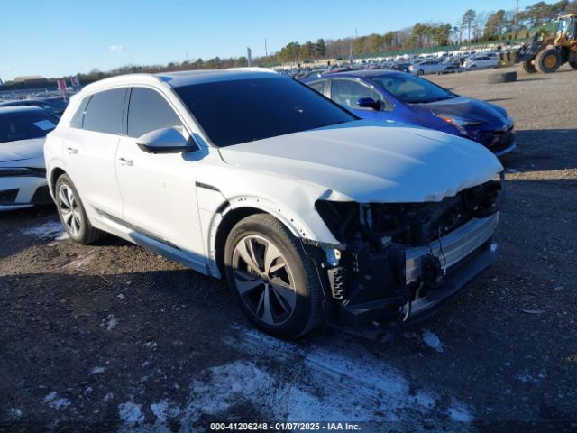 2024 AUDI Q8