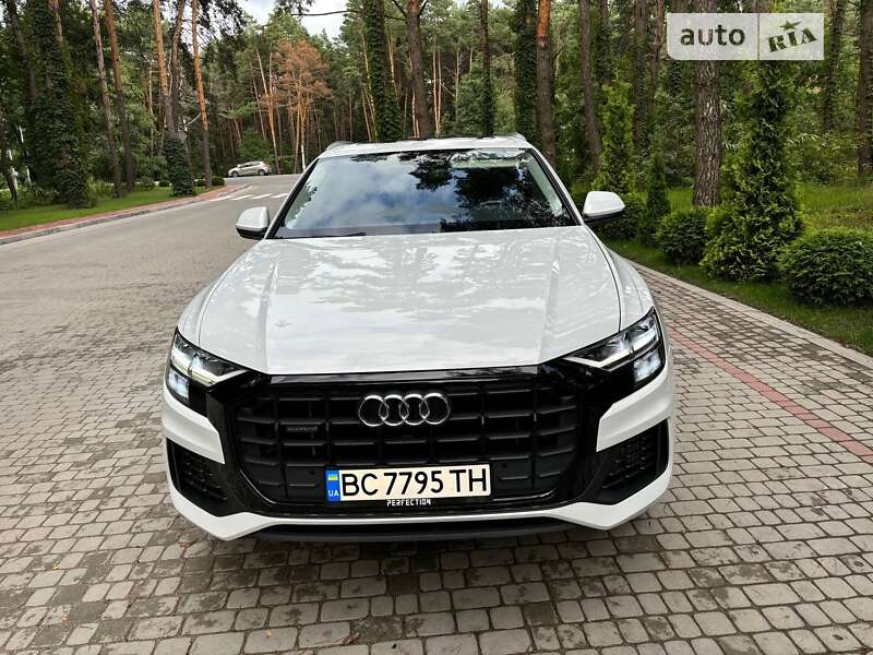2019 audi q8