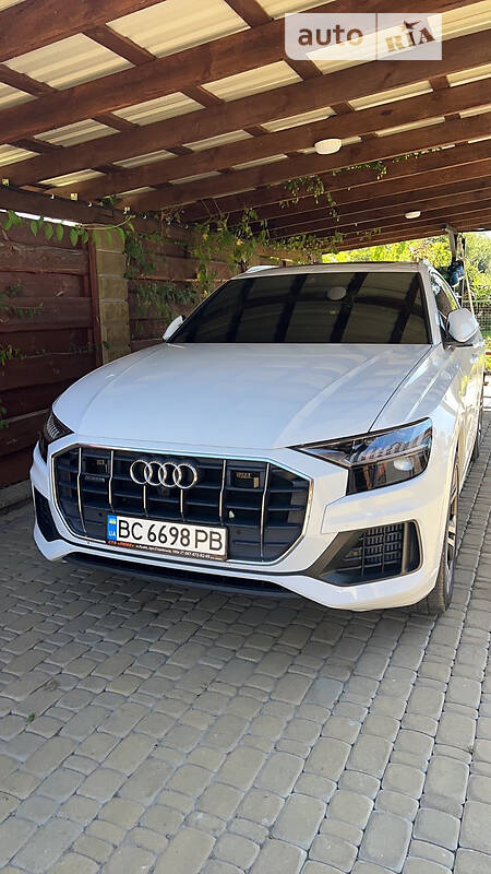 2019 audi q8