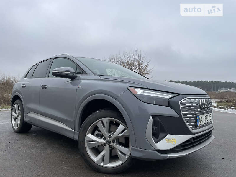 2023 AUDI Q4