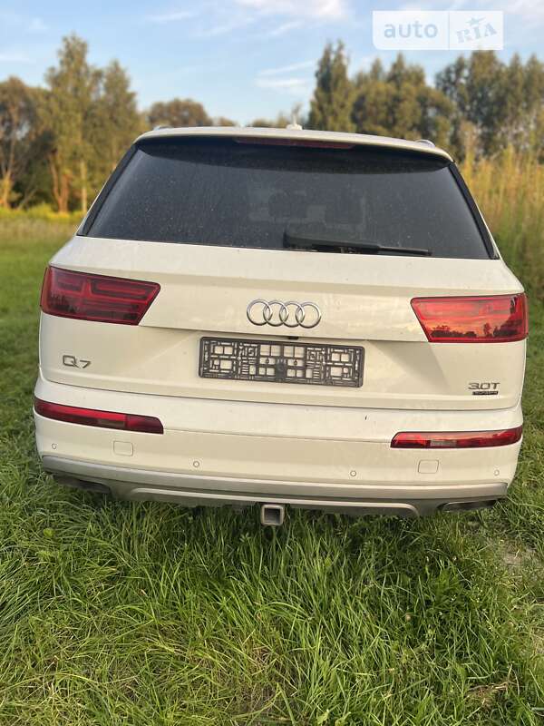 2016 audi q7