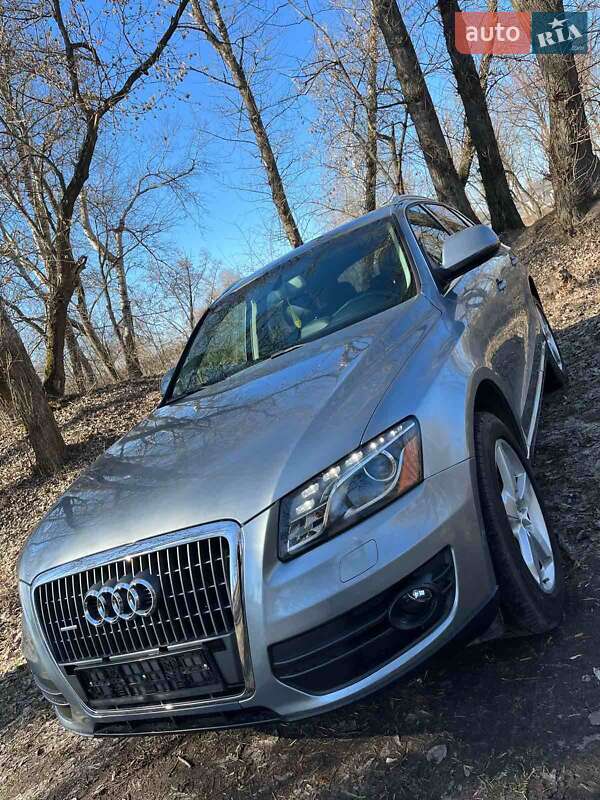 2011 AUDI Q5