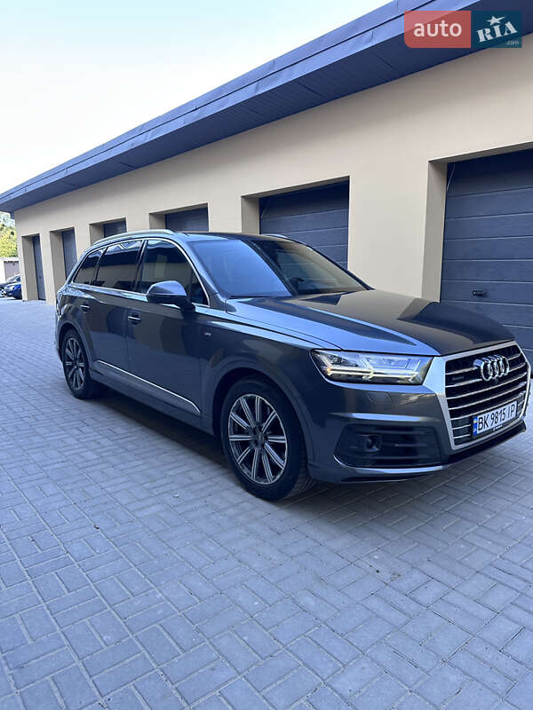 2016 audi q7