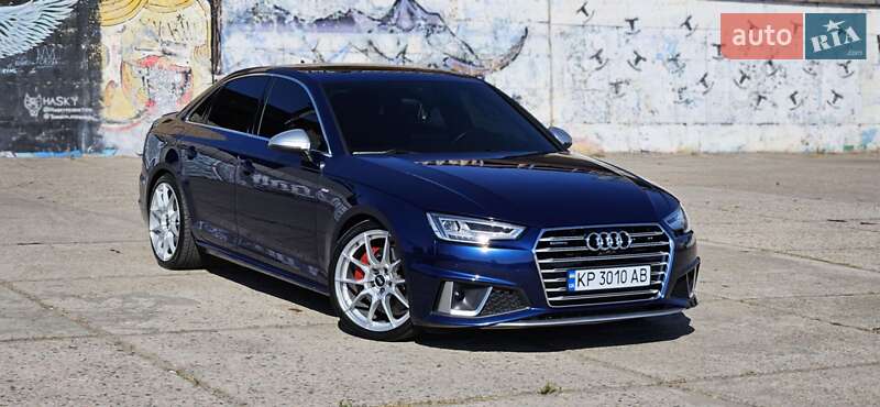 2017 audi a4