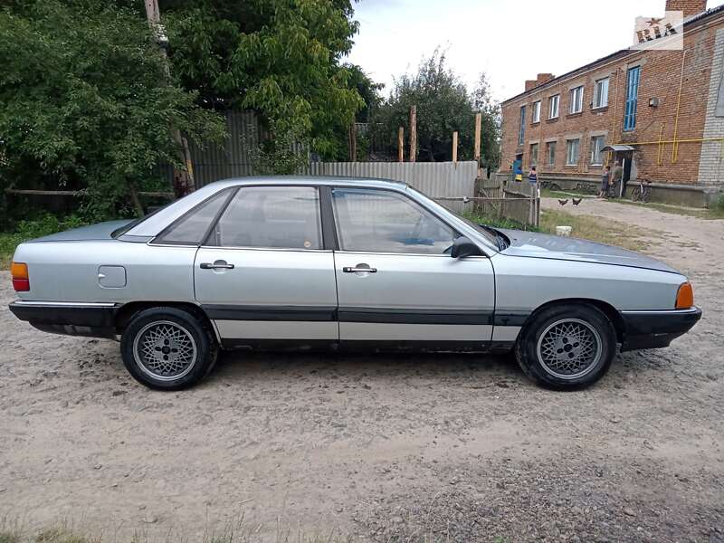 1982 audi 100