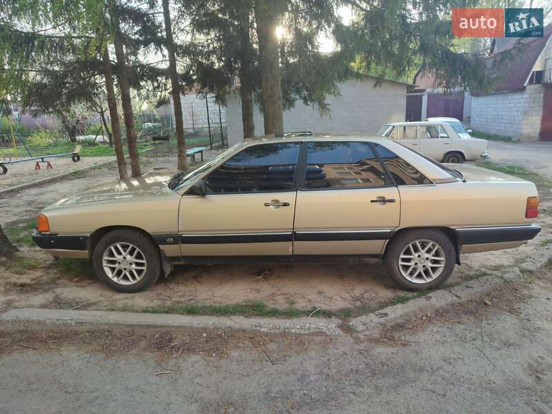 1983 audi 100