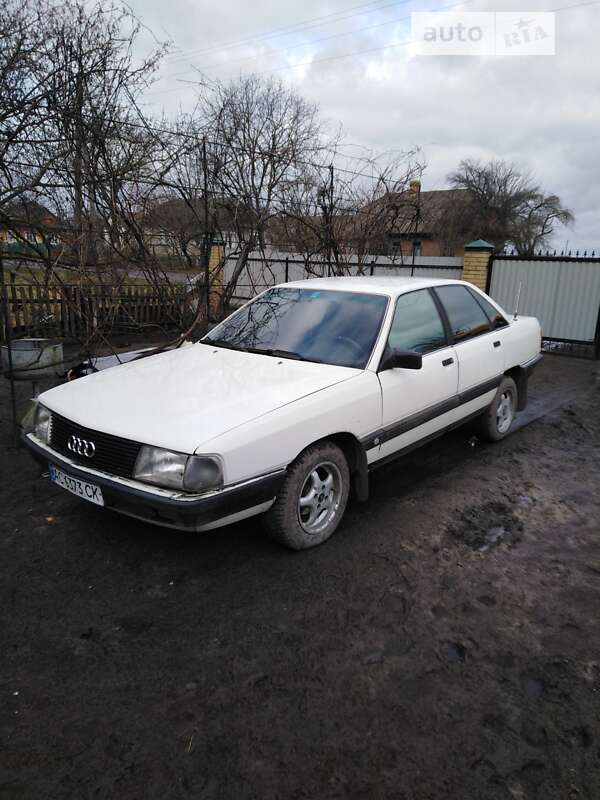 1985 audi 100