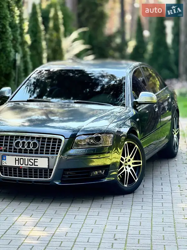 2008 audi s8