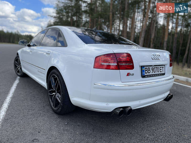 2008 audi s8
