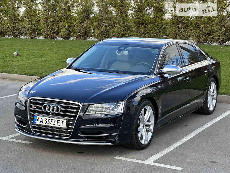 2013 audi s8