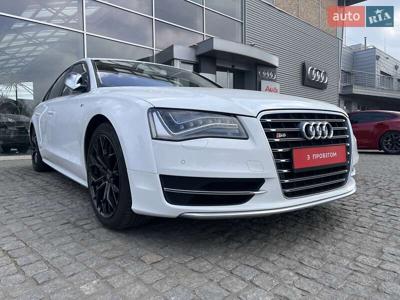 2012 audi s8