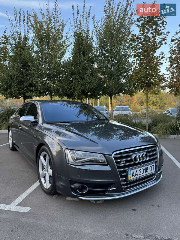 2013 audi s8