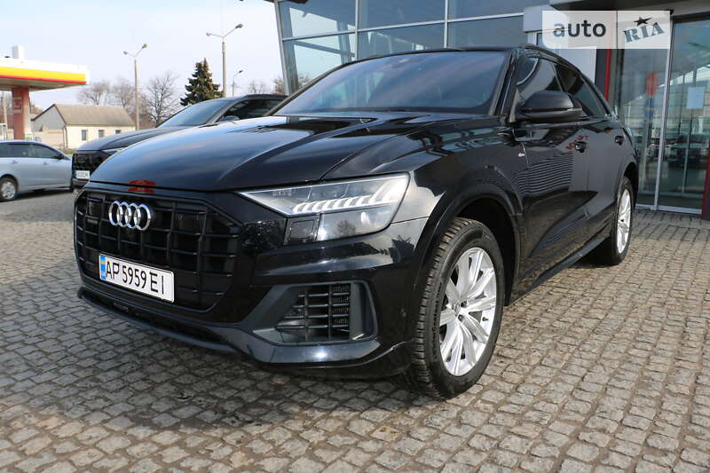 2019 audi q8