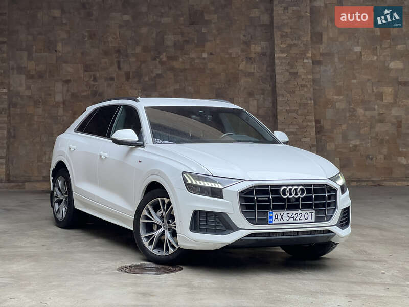 2019 audi q8