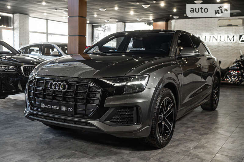 2019 audi q8