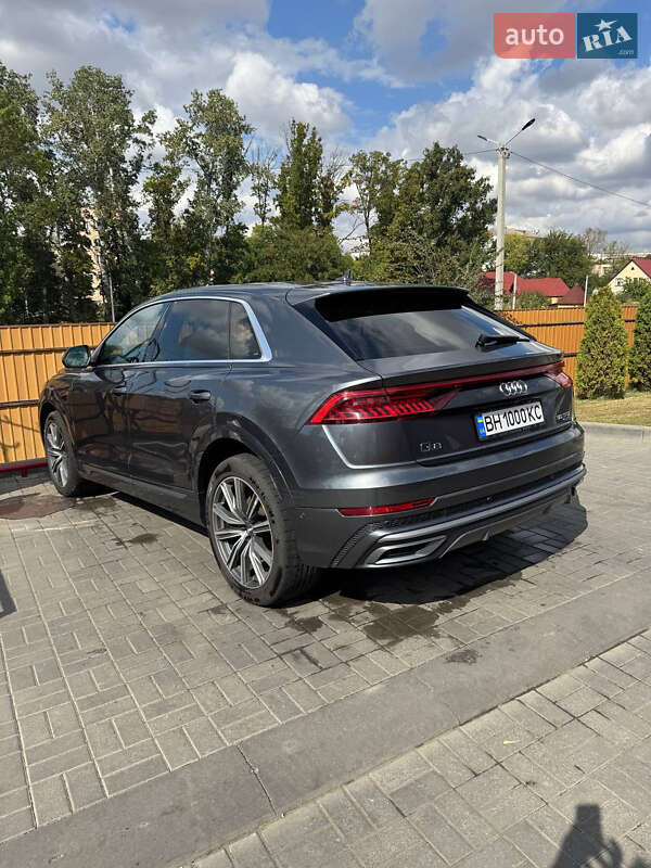 2019 audi q8