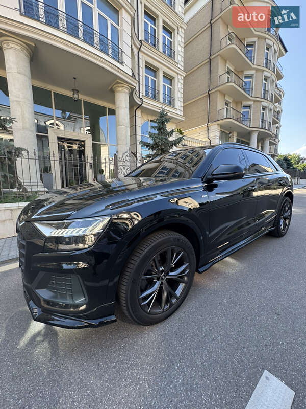 2022 audi q8
