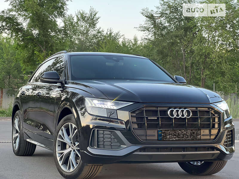 2020 audi q8