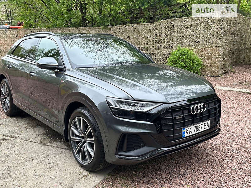2020 audi q8