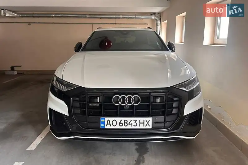2019 audi q8