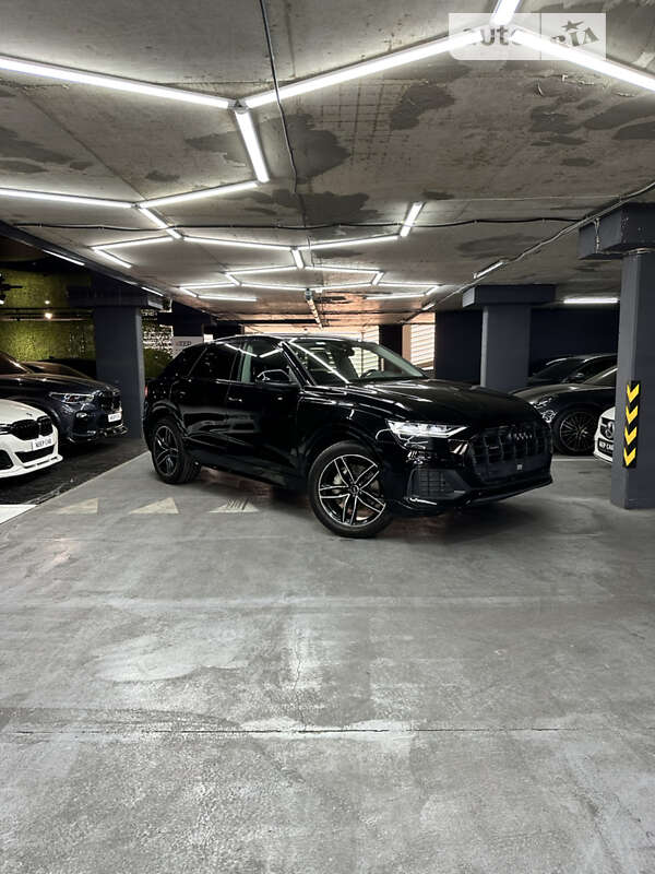 2019 audi q8
