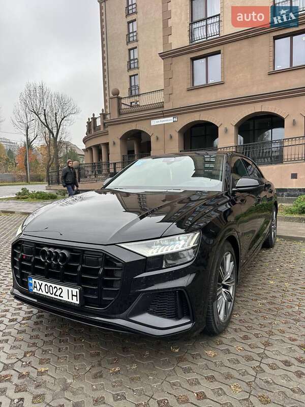 2021 audi sq8