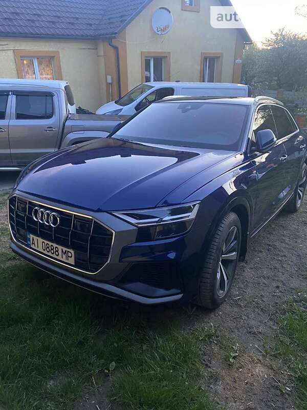 2019 audi q8