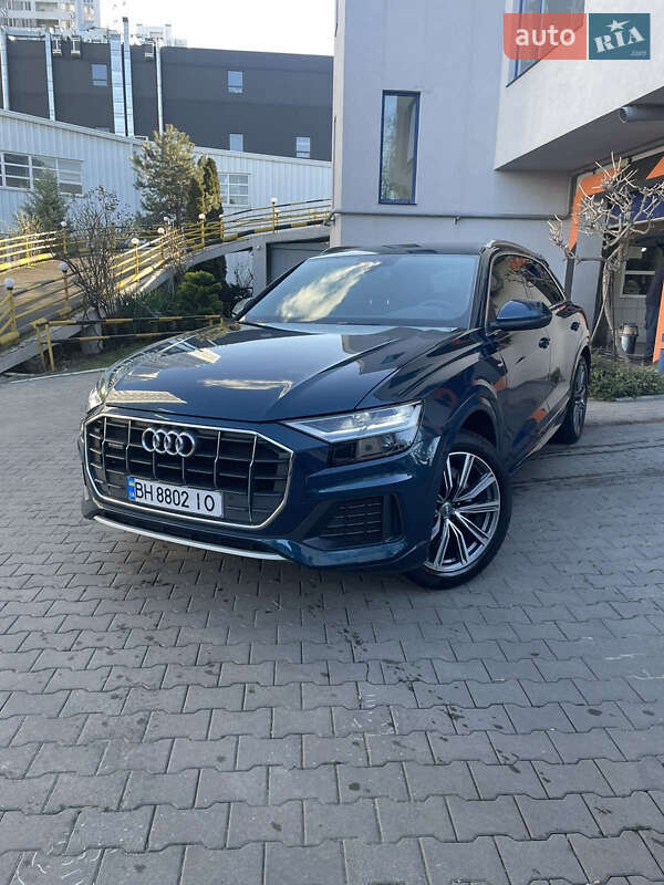 2019 audi q8