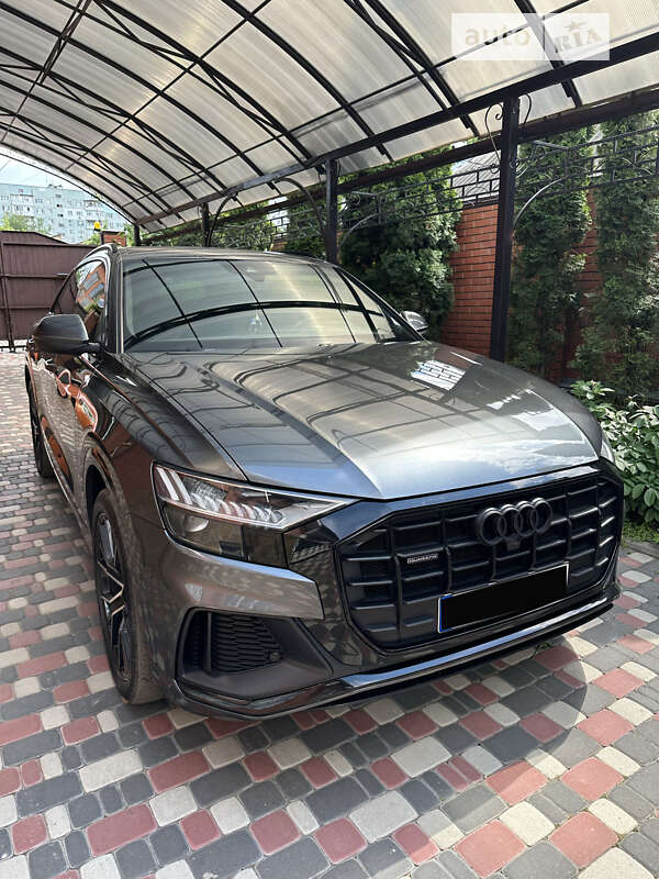 2020 audi q8