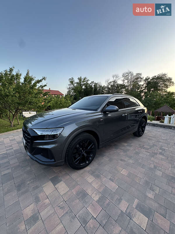 2020 audi q8