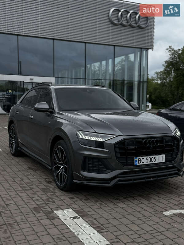 2019 audi q8