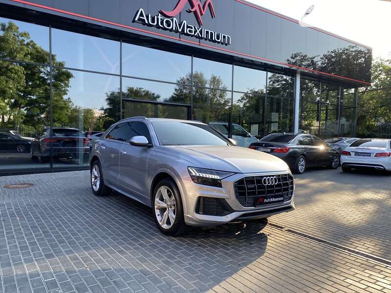 2019 audi q8