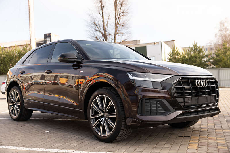 2019 audi q8