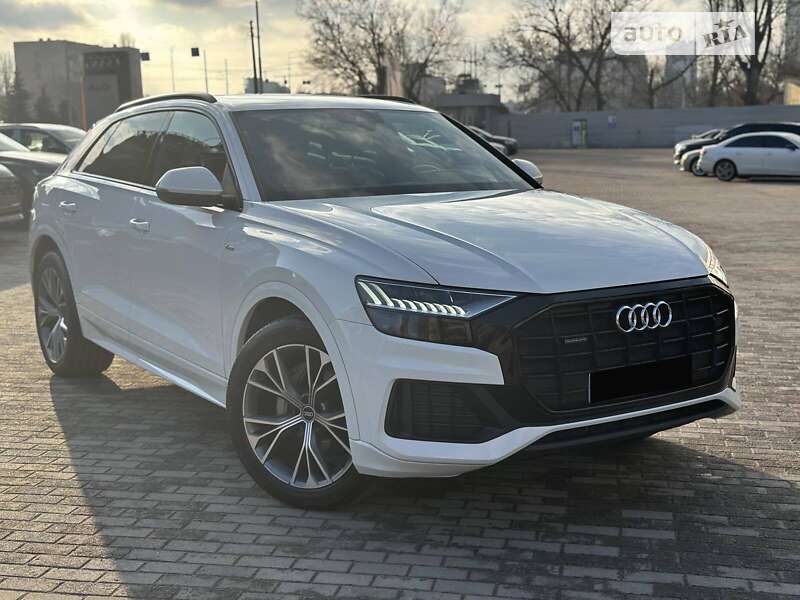 2021 audi q8
