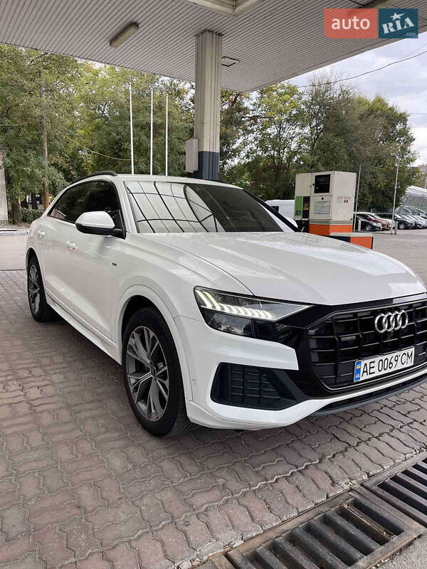 2022 audi q8