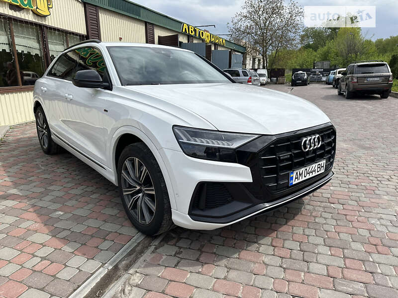 2019 audi q8