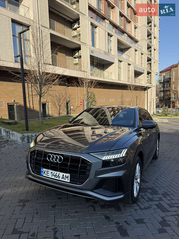 2019 audi q8