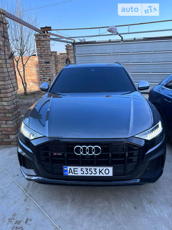 2020 audi sq8