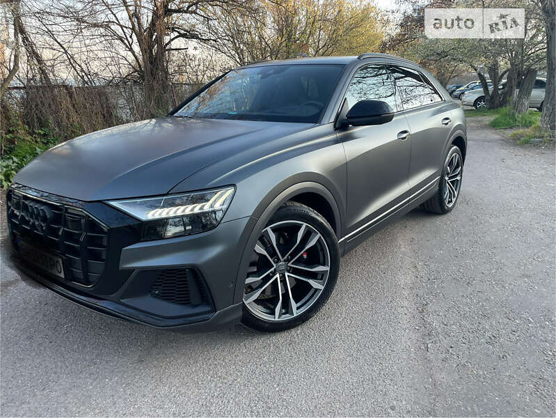 2020 audi sq8