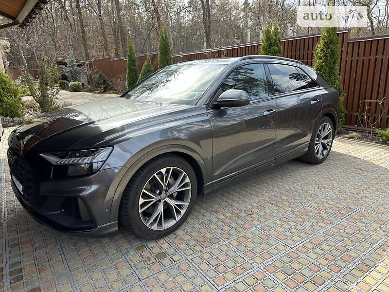 2019 audi q8