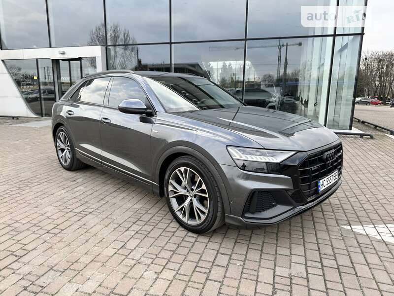 2019 audi q8