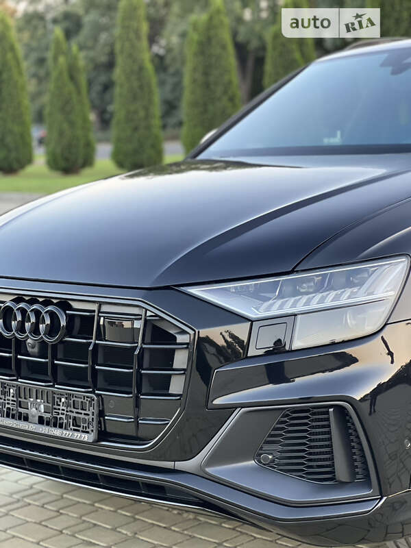 2020 audi q8